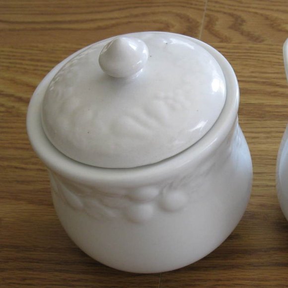 White Sugar and Cream Set - Picture 2 of 4